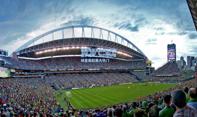 菲利佩坦言战蓝军前夜噩梦缠身，但仍坚称曼城是英超最大热门