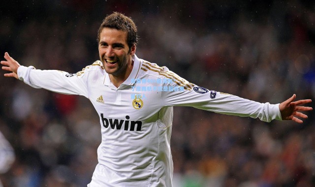 背靠背40+胜深圳！丁彦雨航不仅是超巨更是铁人