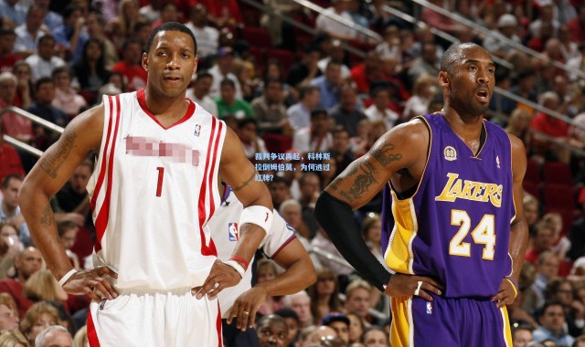 裁判争议再起，科林斯拉倒姆伯莫，为何逃过红牌？